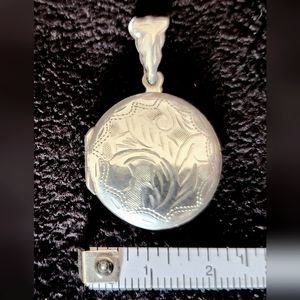 Vintage 1990's Silver Locket 925